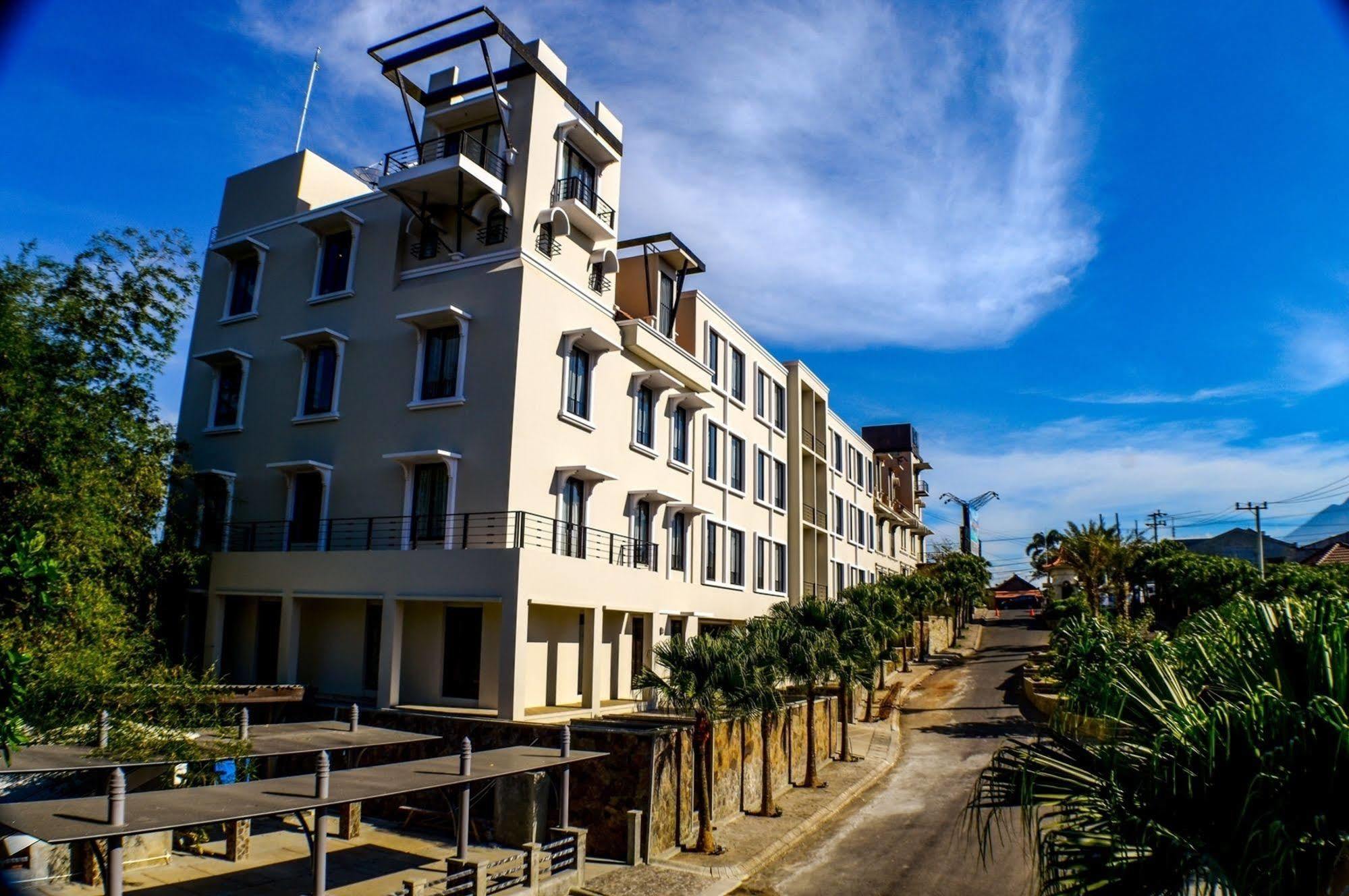 El Hotel Malang Exterior photo